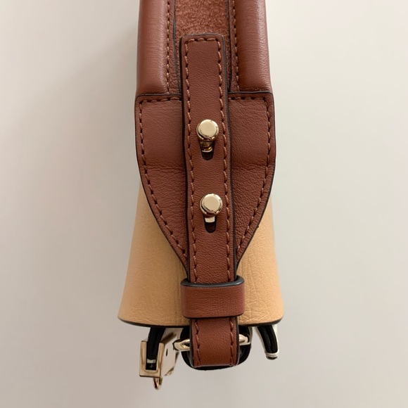 Chloe Faye Crossbody Bag - Picture 7 of 9